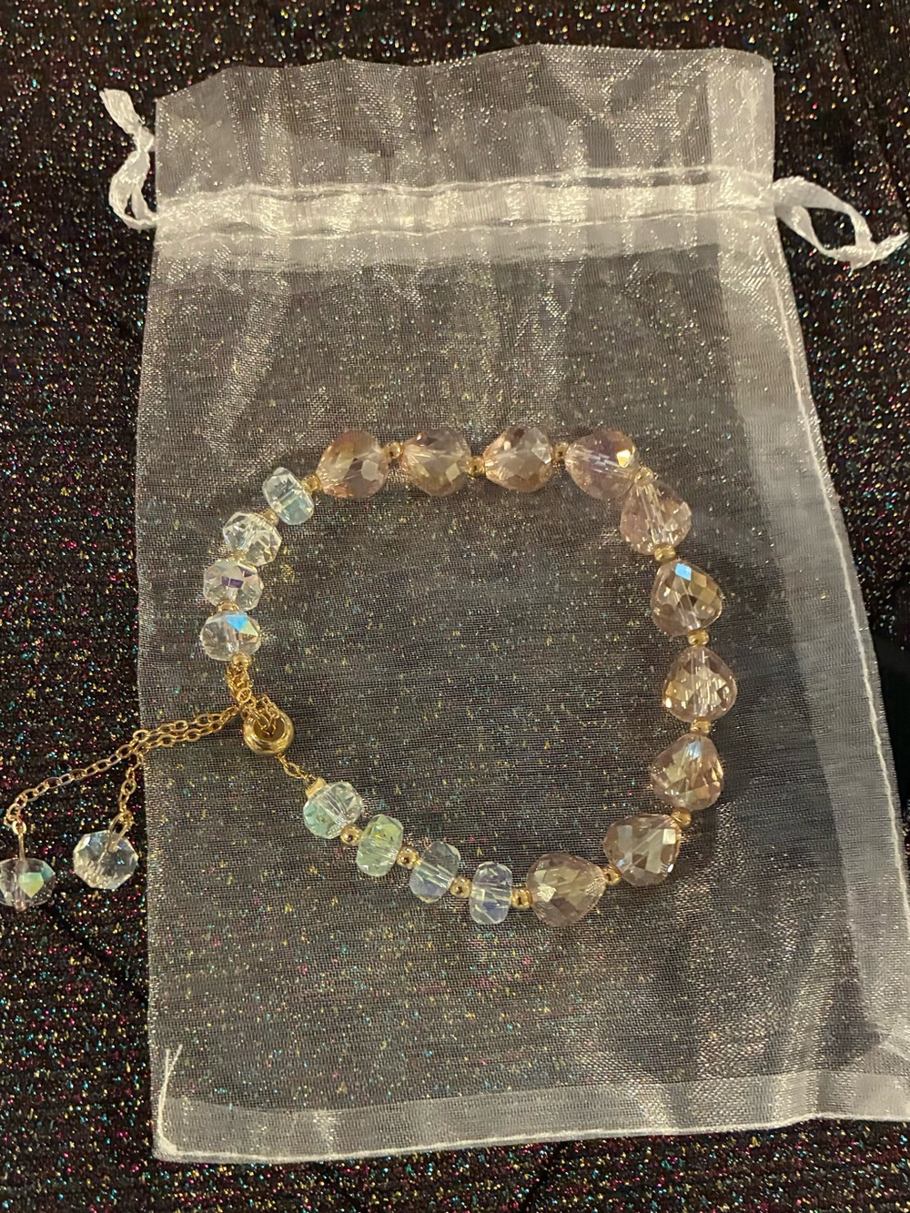 Source Unknown Gold-Tone Bracelet with Iridescent Pink and Clear Beads
